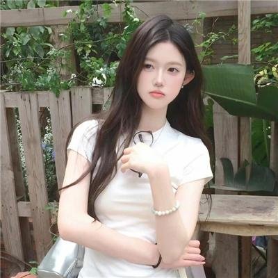 三个月亮
